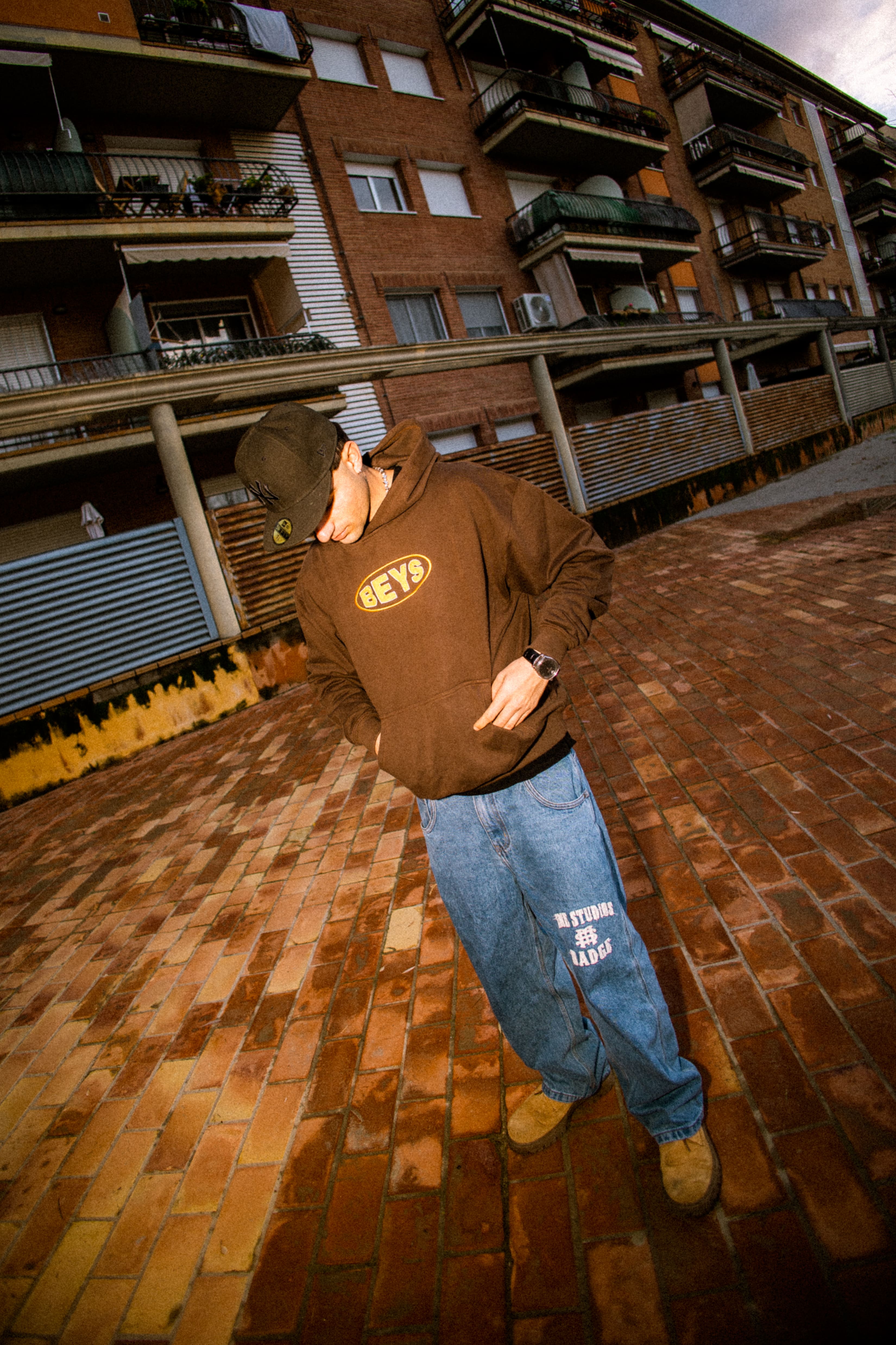 BROWN-YELLOW BEYS HOODIE