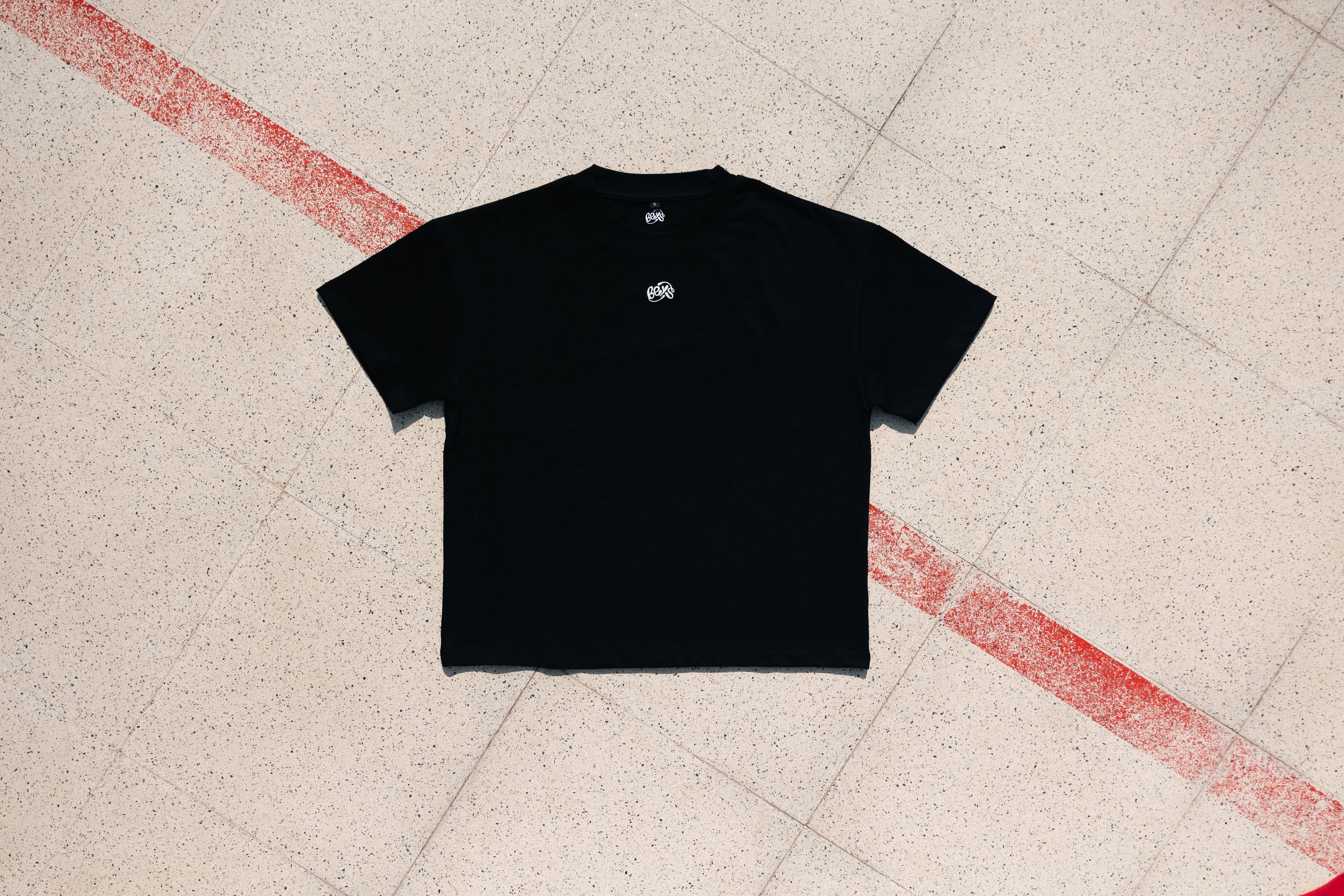 BASIC LOGO TEE