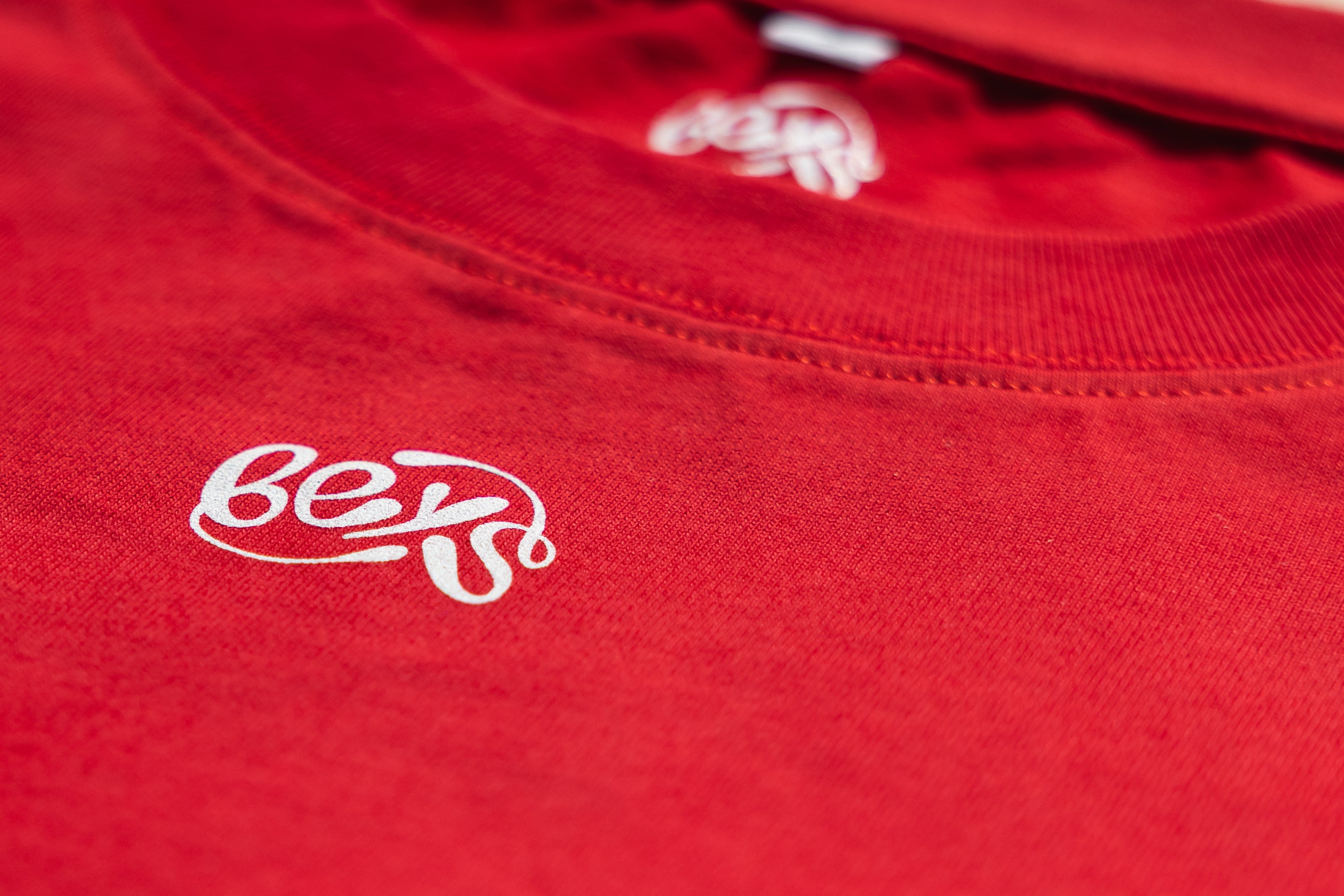 BASIC LOGO TEE